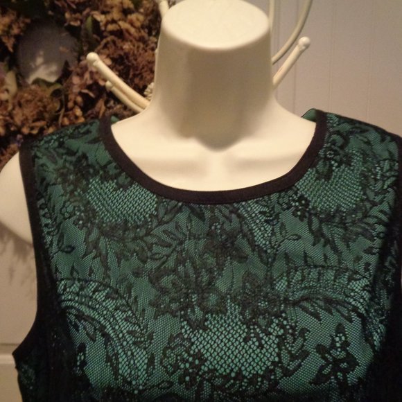 Ivy & Blu Gorgeous Cocktail Dress Blue and Black Lace Overlay Size 8 - Picture 2 of 4